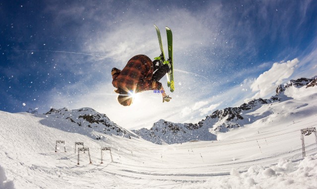 布翁焦尔诺主场欧冠首秀，听见主题曲时，我激动得浑身颤抖