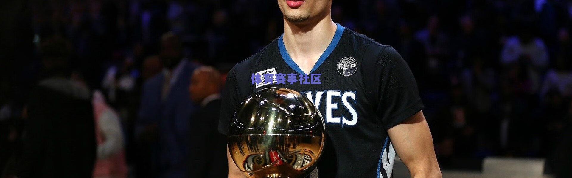 冬窗压哨战！海港苦追数月终获强援，新星吾米提江昨夜抵沪体检