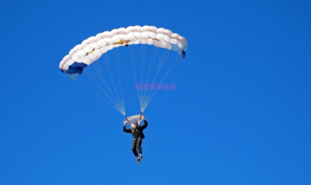 法国队公布11月大名单，姆巴佩领衔锋线，坎特惊喜回归，新星谢尔基入选